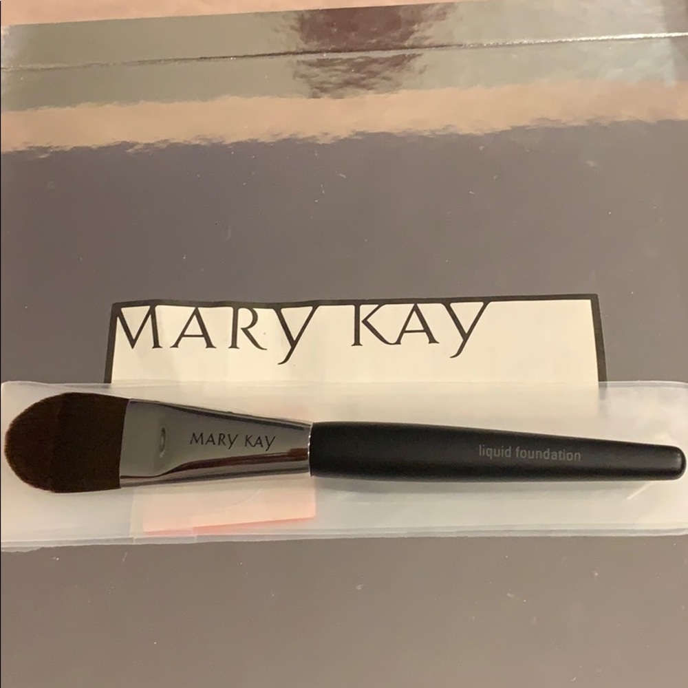 Mary Kay liquid foundation brush